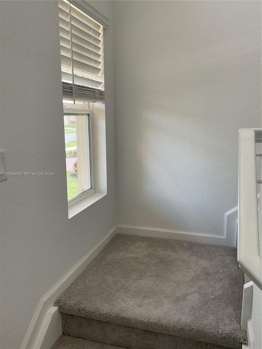 5924 Nw Fairfox Way Property Photo 24
