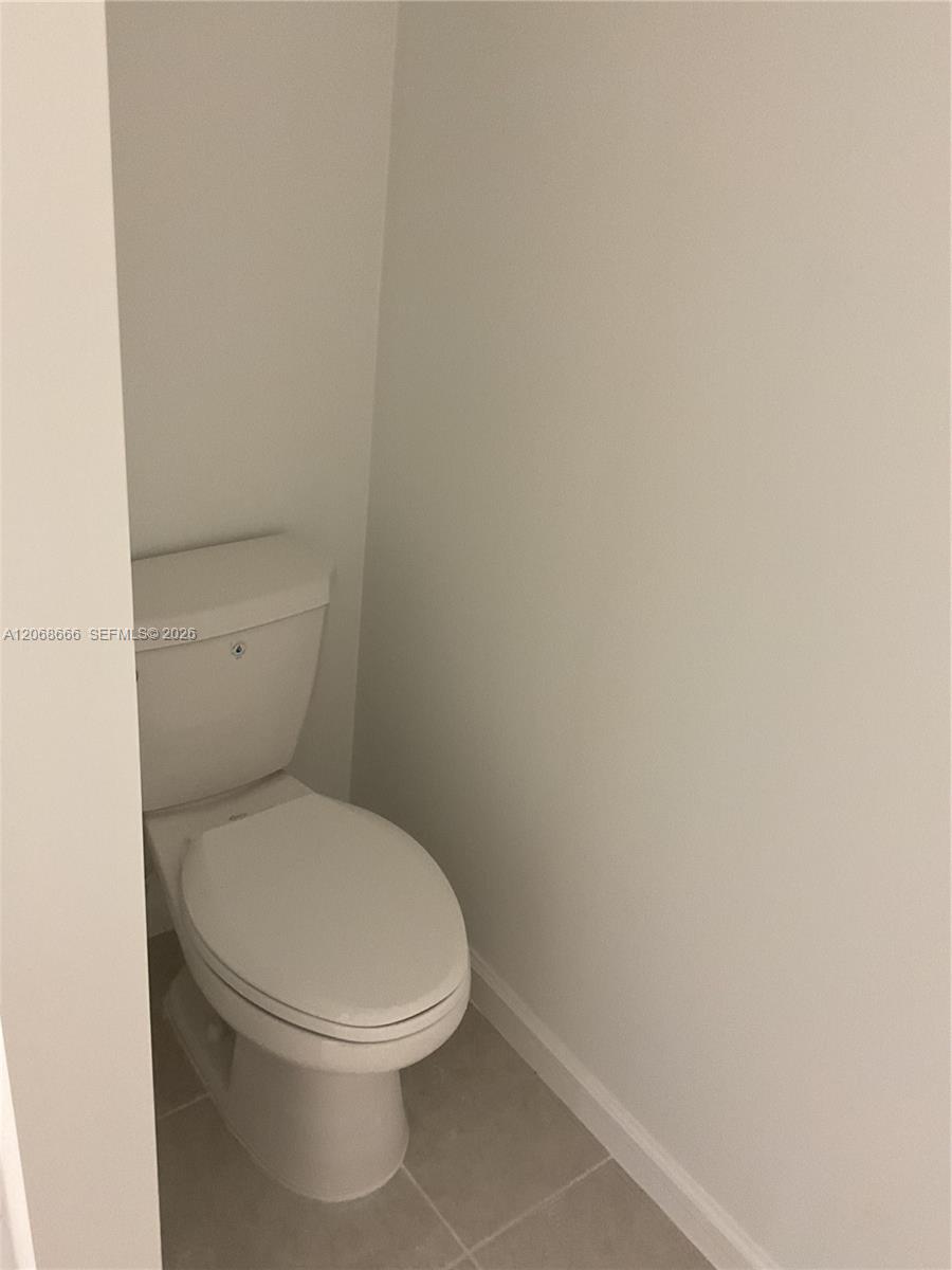 5924 Nw Fairfox Way Property Photo 32