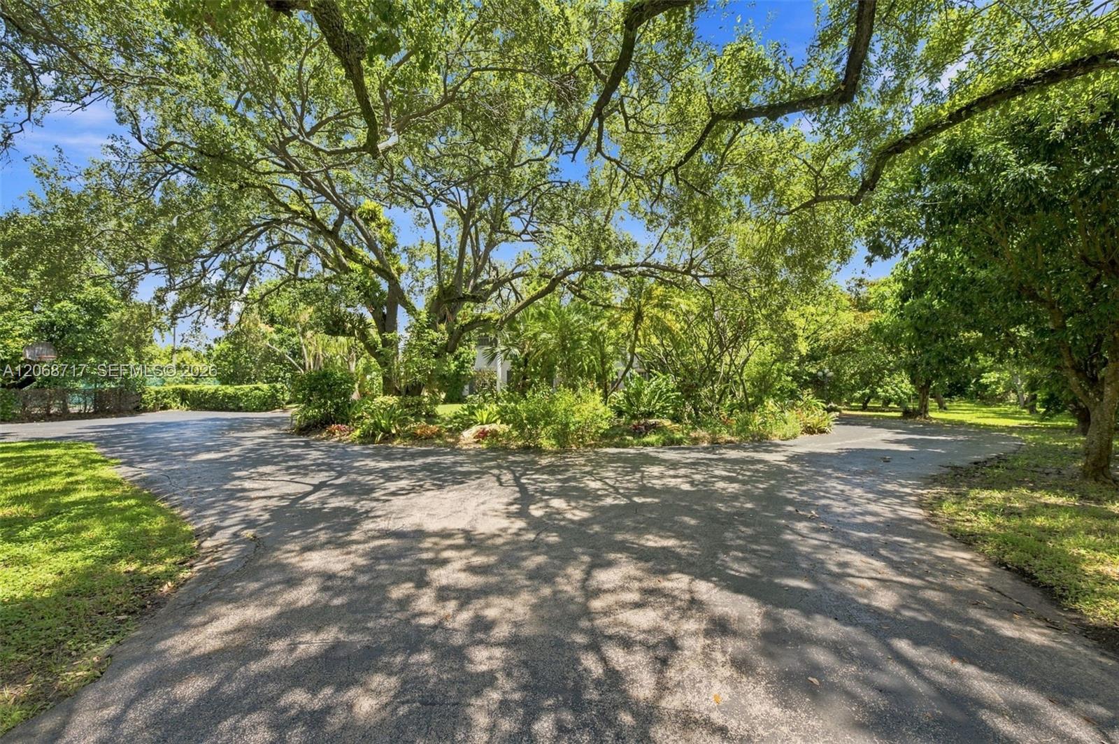 5885 Sw 56th Street Property Photo 7