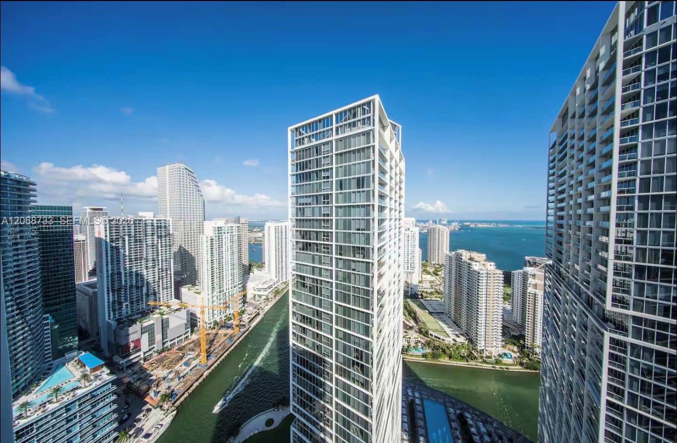 485 Brickell Avenue 4711 Property Photo 3