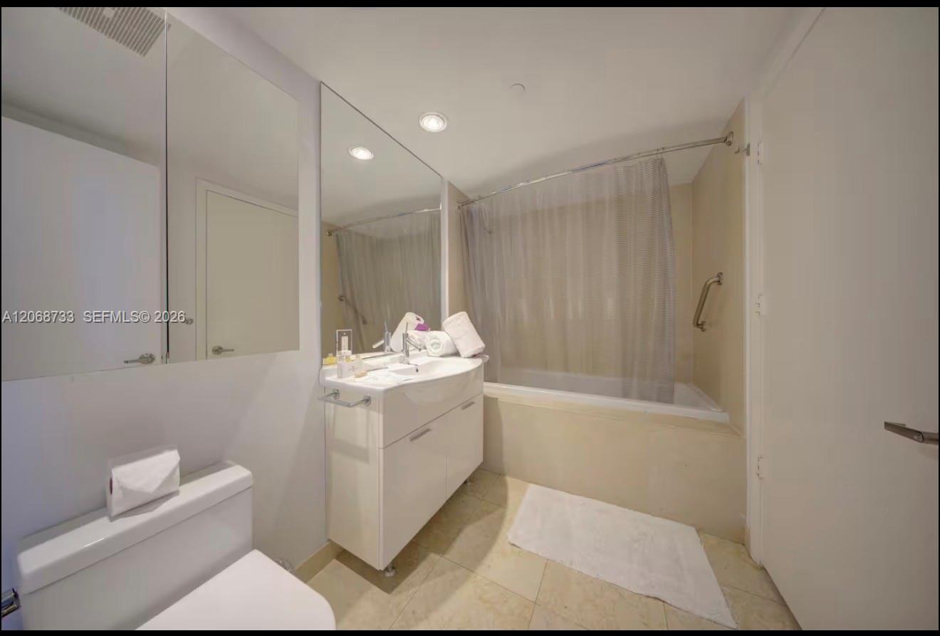 485 Brickell Avenue 4711 Property Photo 13