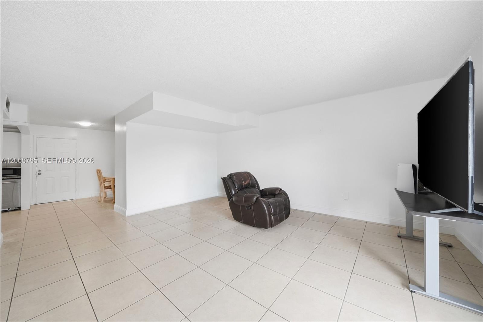 9375 Fontainebleau Boulevard L301 Property Photo 4