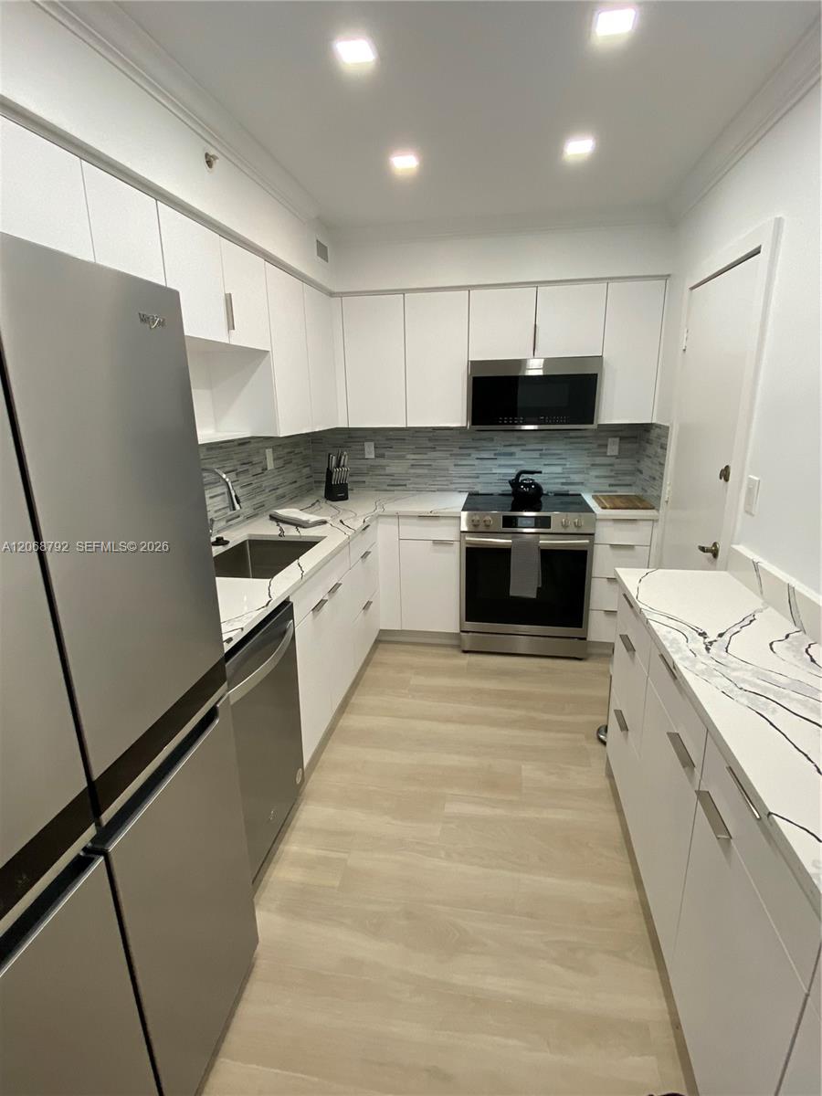 2501 S Ocean Drive 614 Property Photo 3