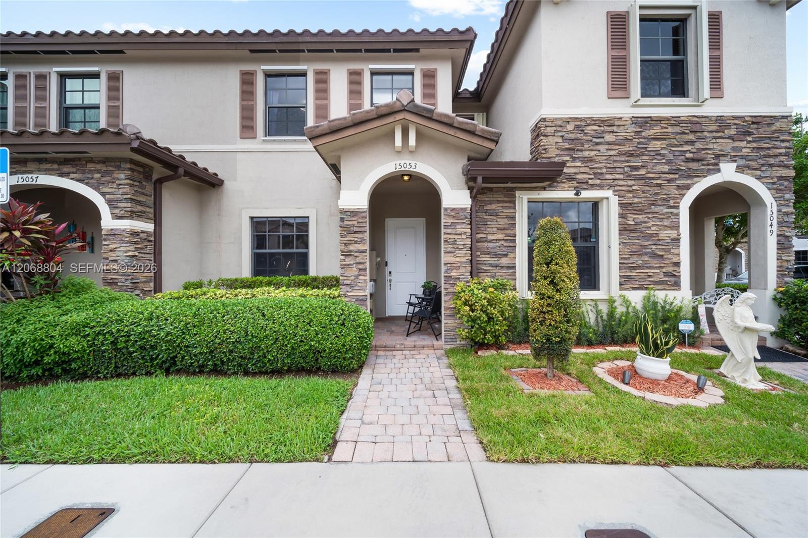 15053 Sw 115th Terrace . Property Photo 2