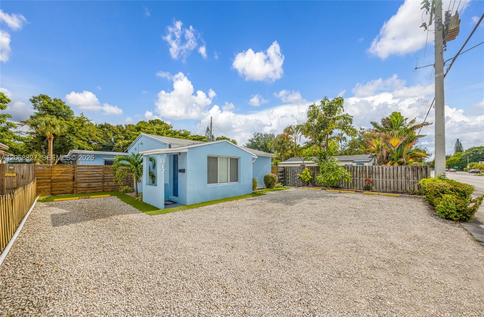 817 Sw 12th Street Property Photo 1