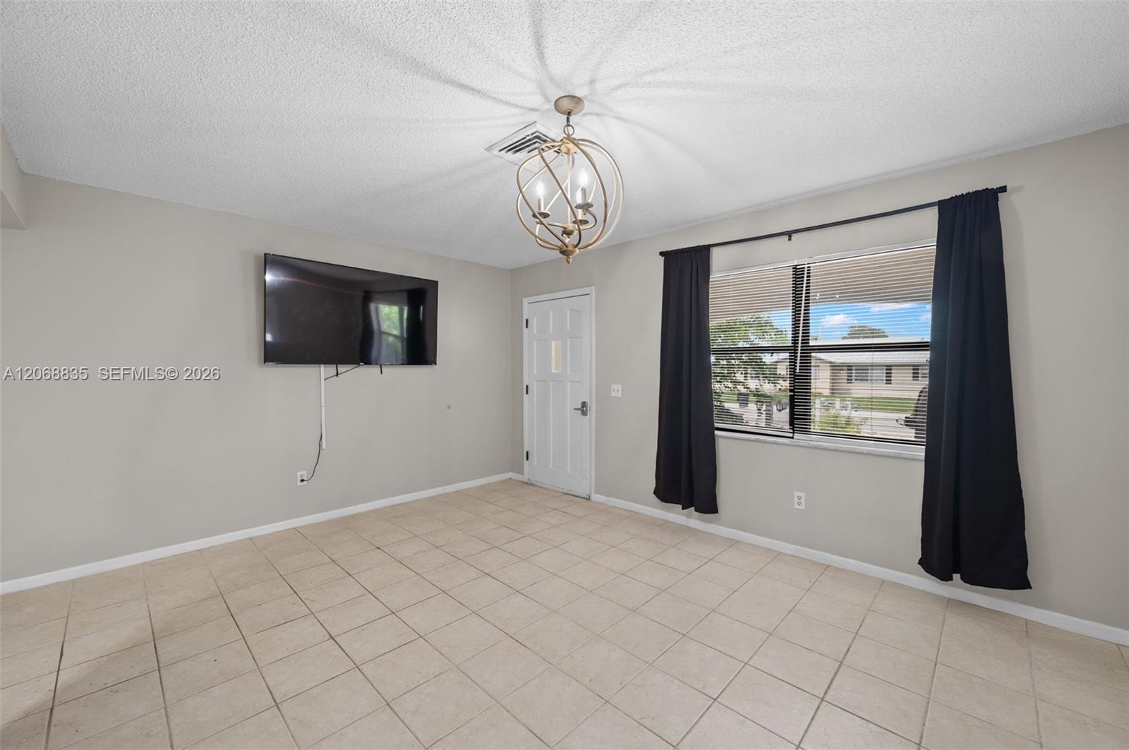 3317 Ne Jeannette Drive . Property Photo 5