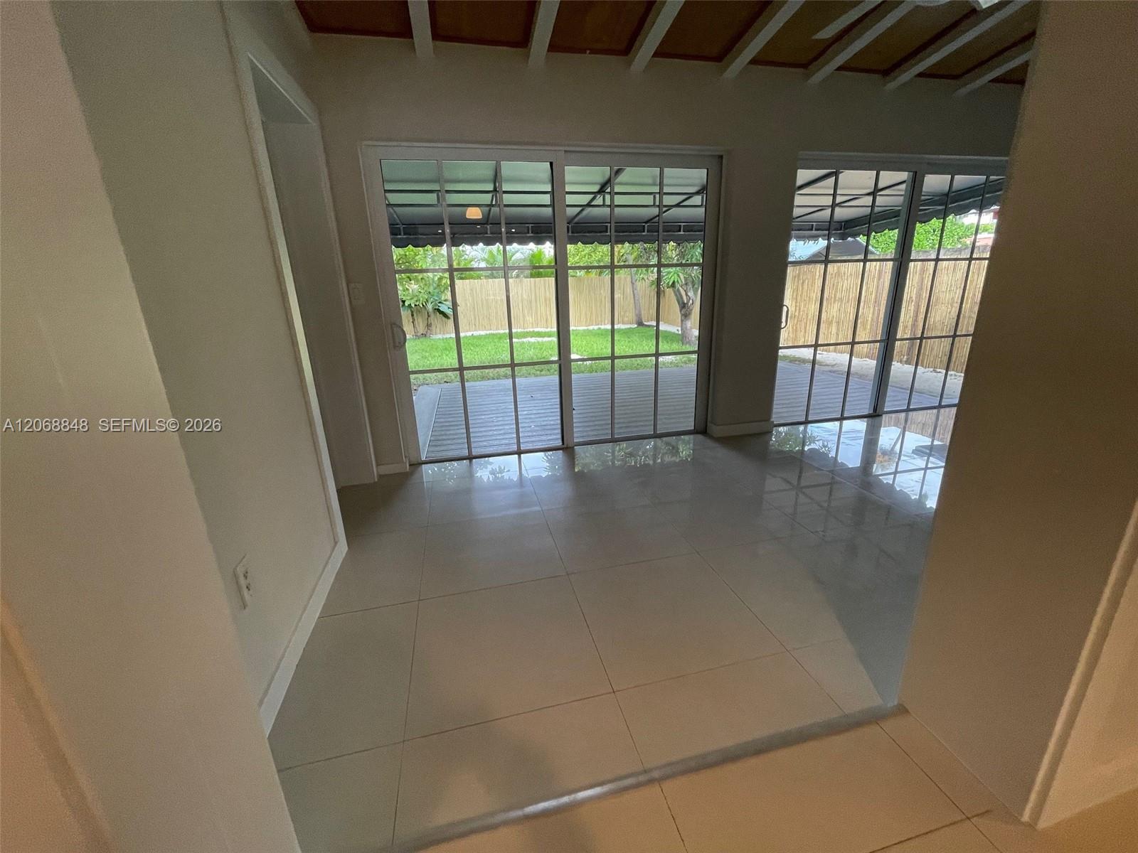 7820 Carlyle Avenue Property Photo 11