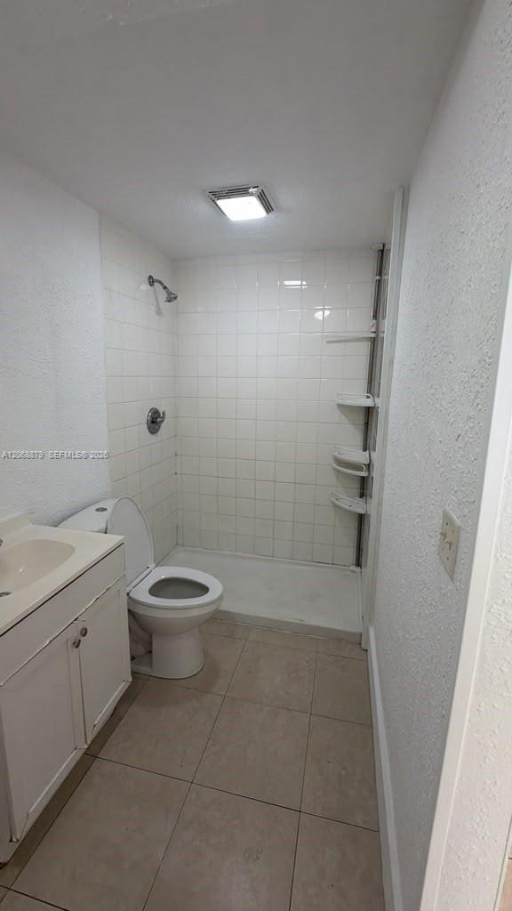 7305 Nw 17th Court . Property Photo 4