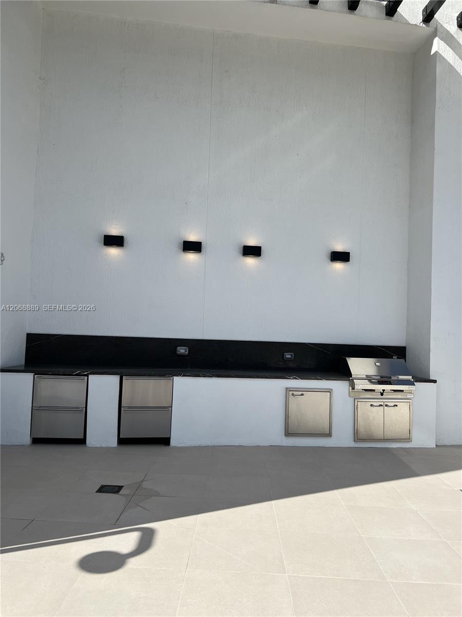 225 N Miami Avenue 1702 Property Photo 10