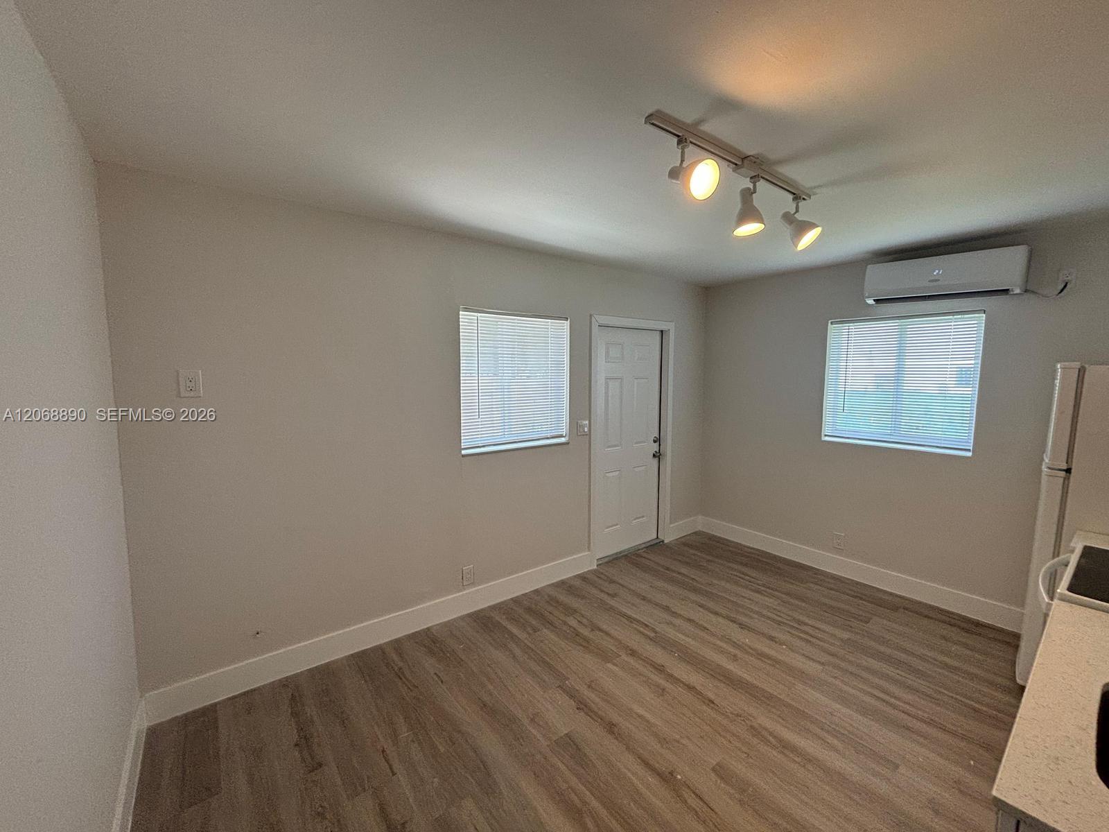 4145 Sw 19th Street Property Photo 8