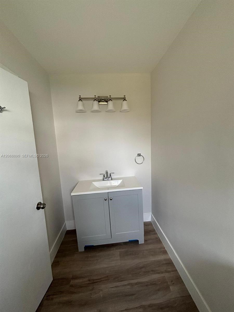 4145 Sw 19th Street Property Photo 10