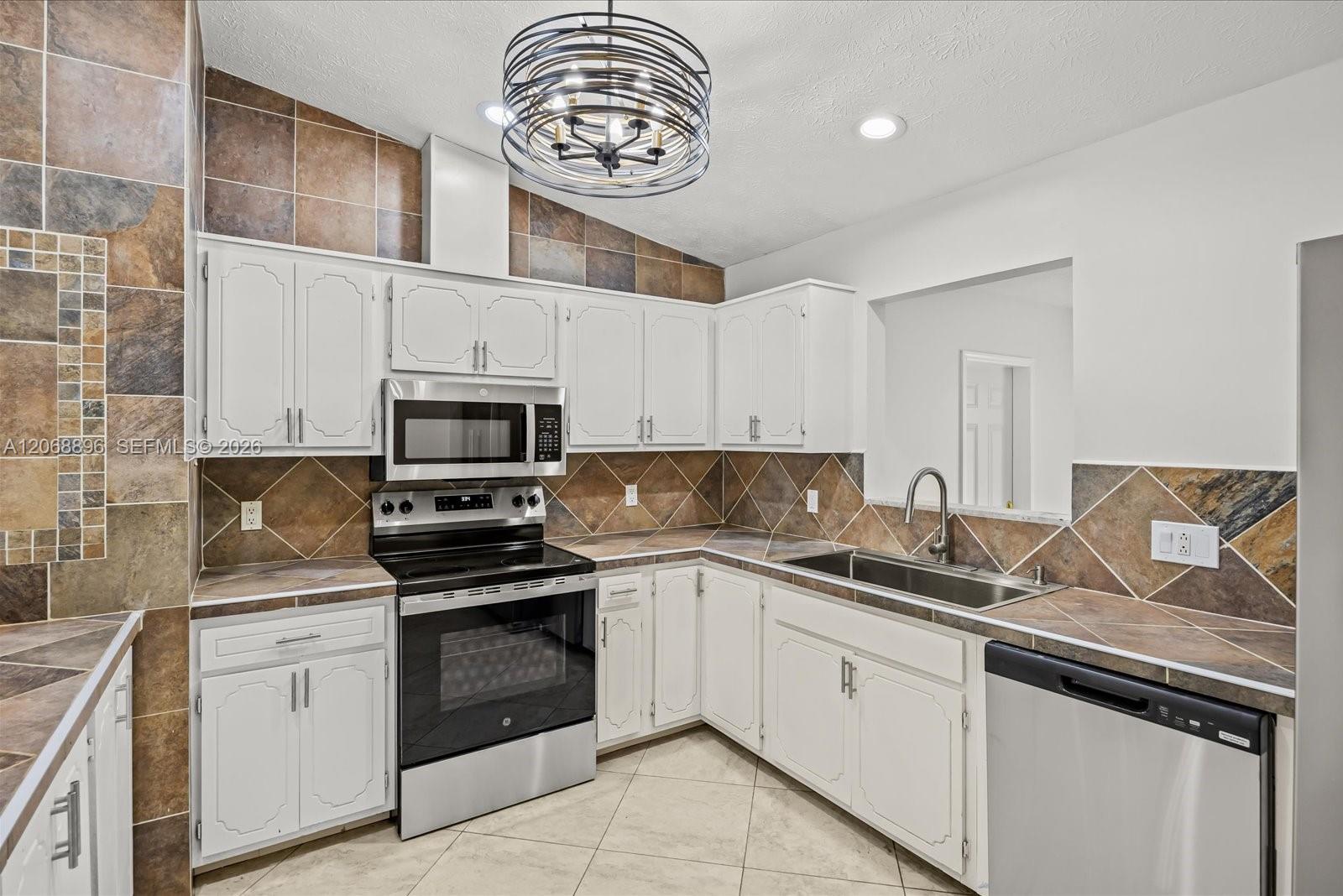 502 Nw Goldcoast Avenue Property Photo 10