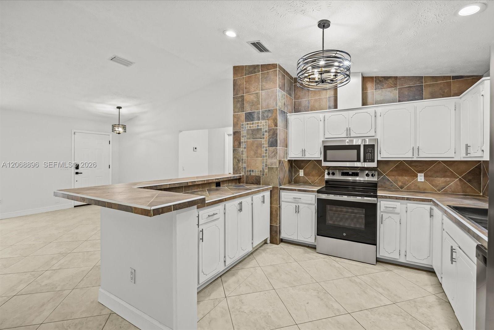 502 Nw Goldcoast Avenue Property Photo 11
