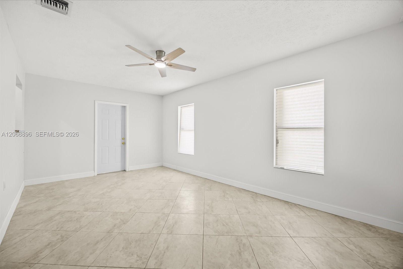 502 Nw Goldcoast Avenue Property Photo 13
