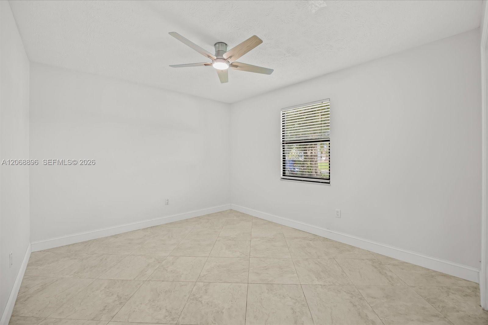 502 Nw Goldcoast Avenue Property Photo 20