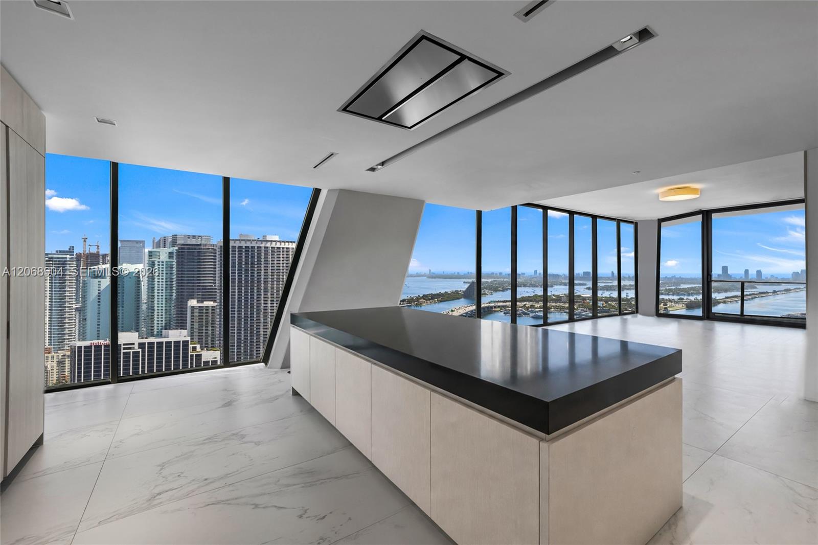 1000 Biscayne Boulevard 3901 Property Photo 3
