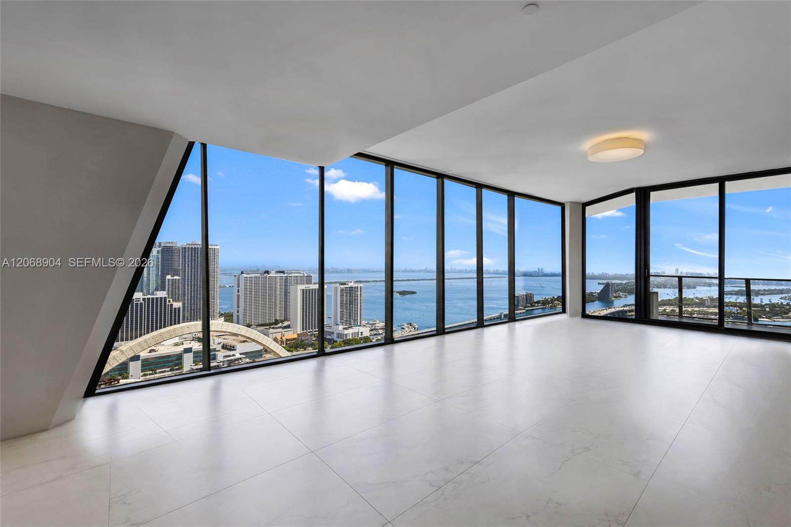 1000 Biscayne Boulevard 3901 Property Photo 4