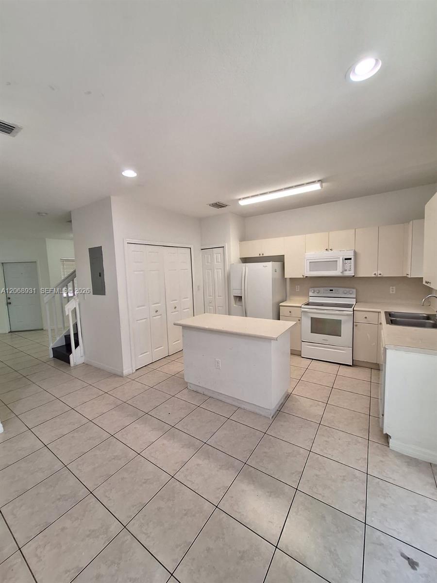 A12068931 Property Photo 10