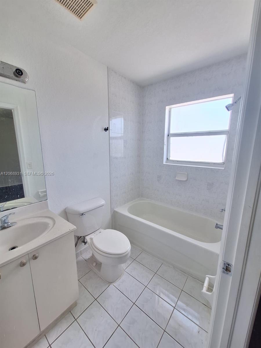 A12068931 Property Photo 14