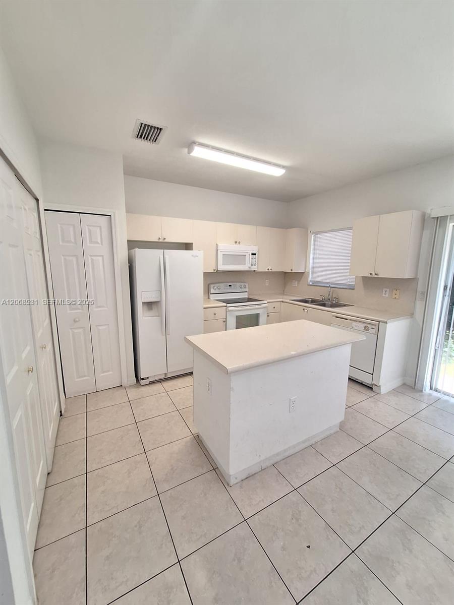 A12068931 Property Photo 19