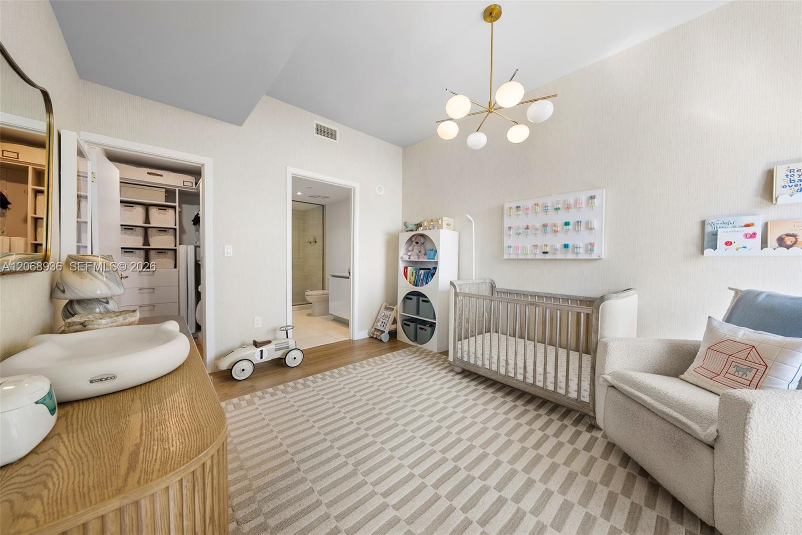 2678 Tigertail Avenue 1806 Property Photo 14