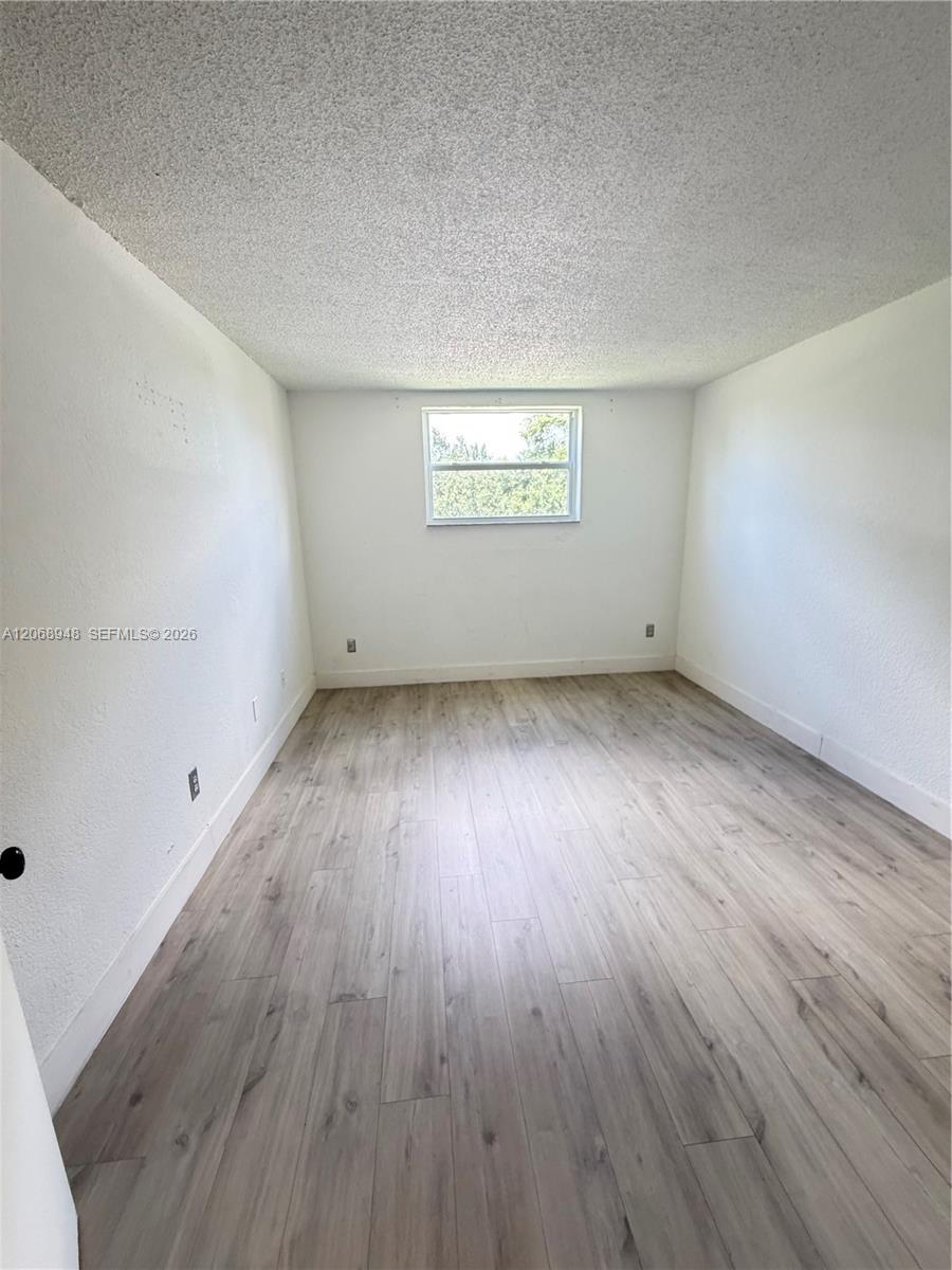 606 W 81st Street 209 Property Photo 2