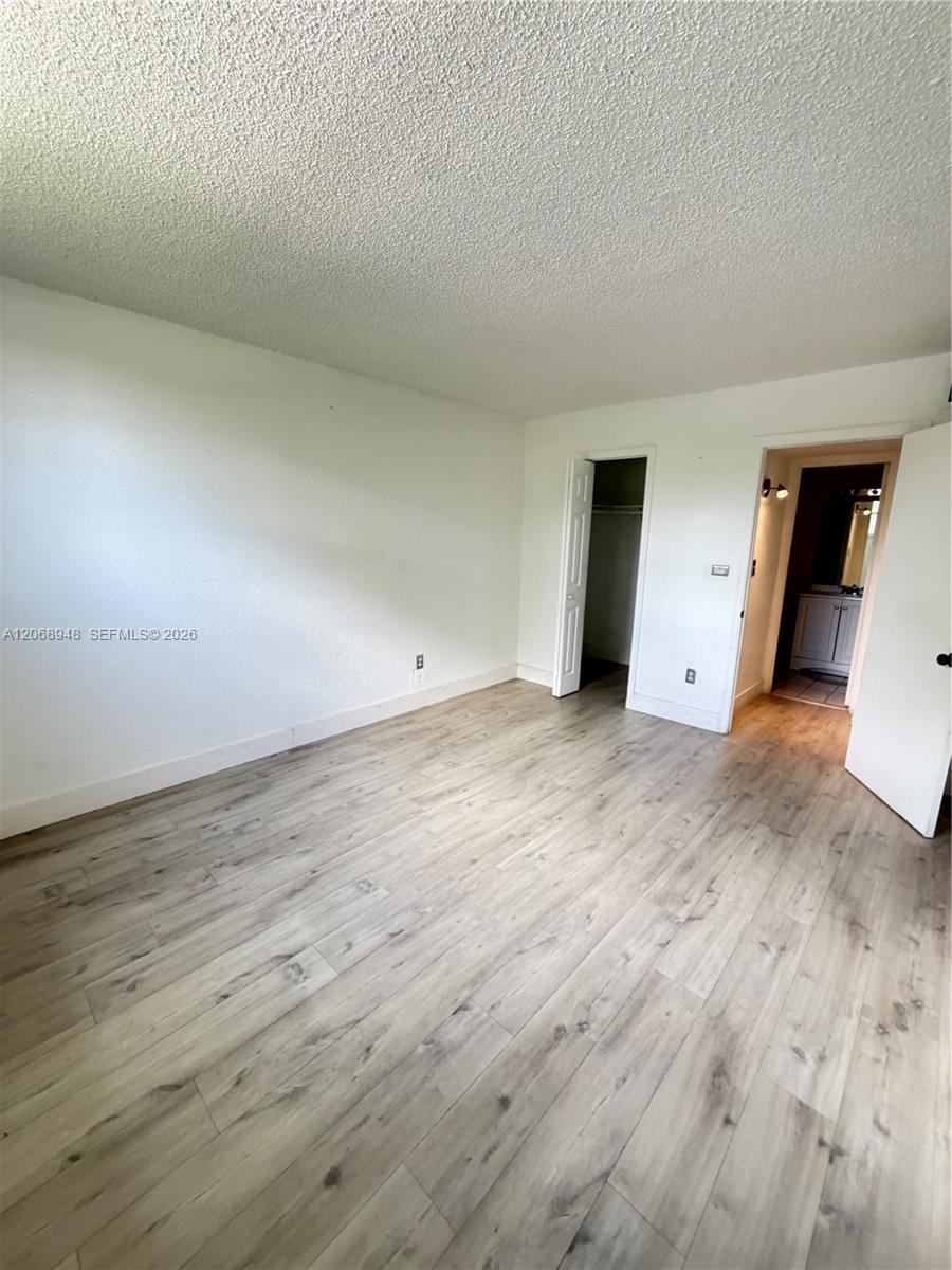 606 W 81st Street 209 Property Photo 5