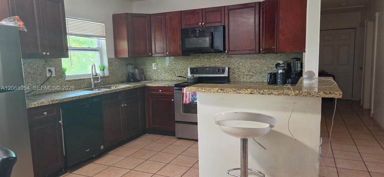 601 W Sample Road Property Photo 26