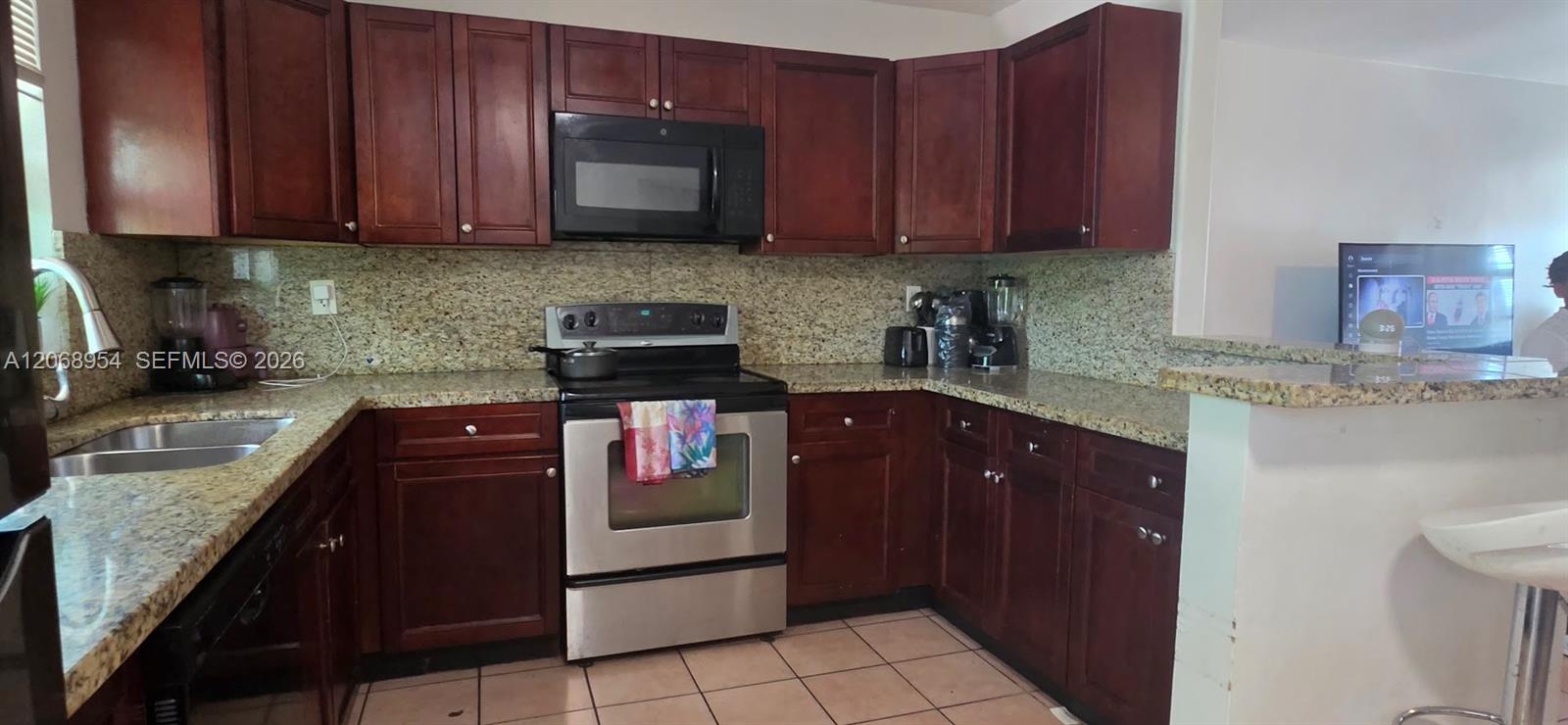 601 W Sample Road Property Photo 41