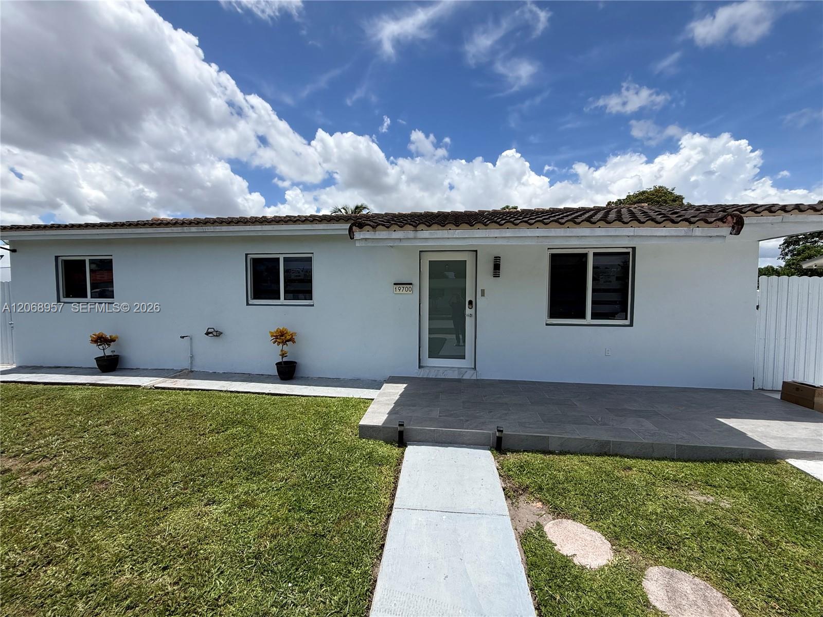 19700 Nw 44th Avenue . Property Photo 2