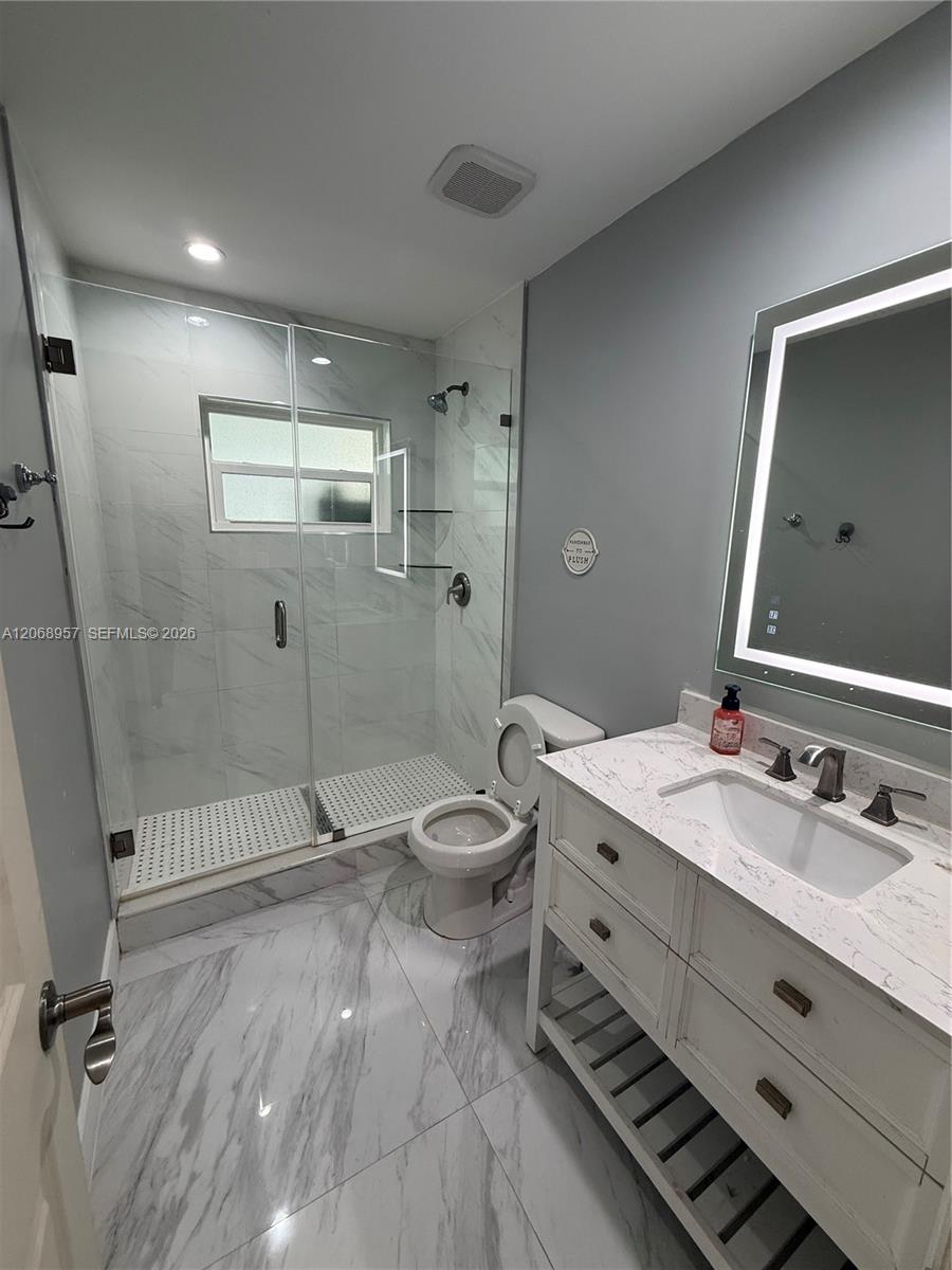 19700 Nw 44th Avenue . Property Photo 6