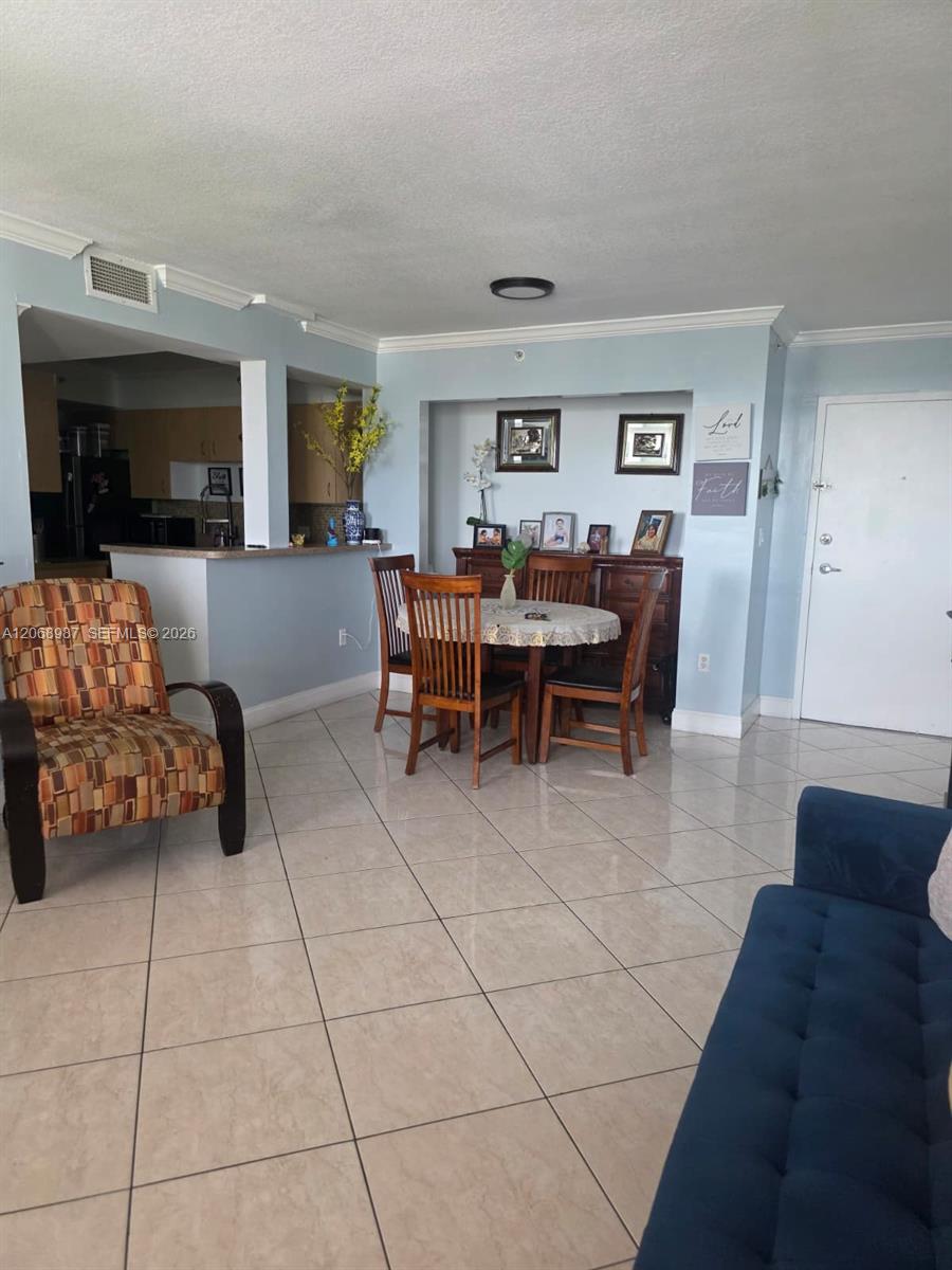 A12068987 Property Photo 3