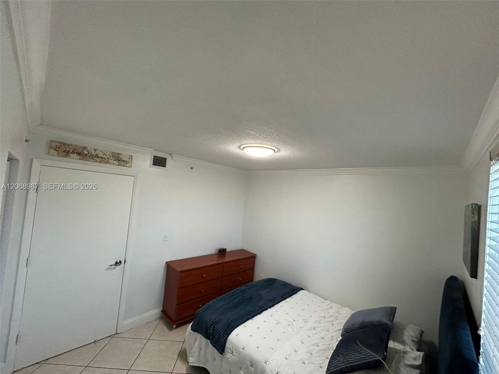 A12068987 Property Photo 9