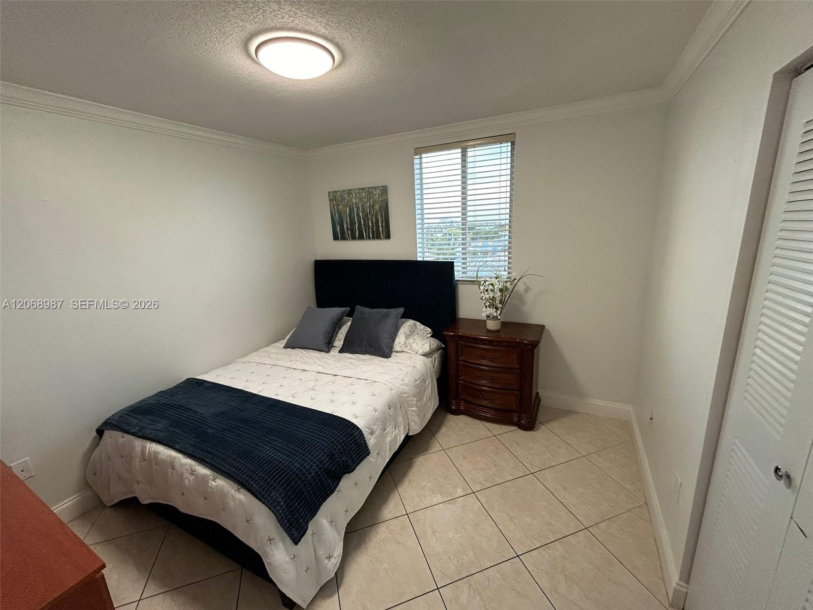 A12068987 Property Photo 12