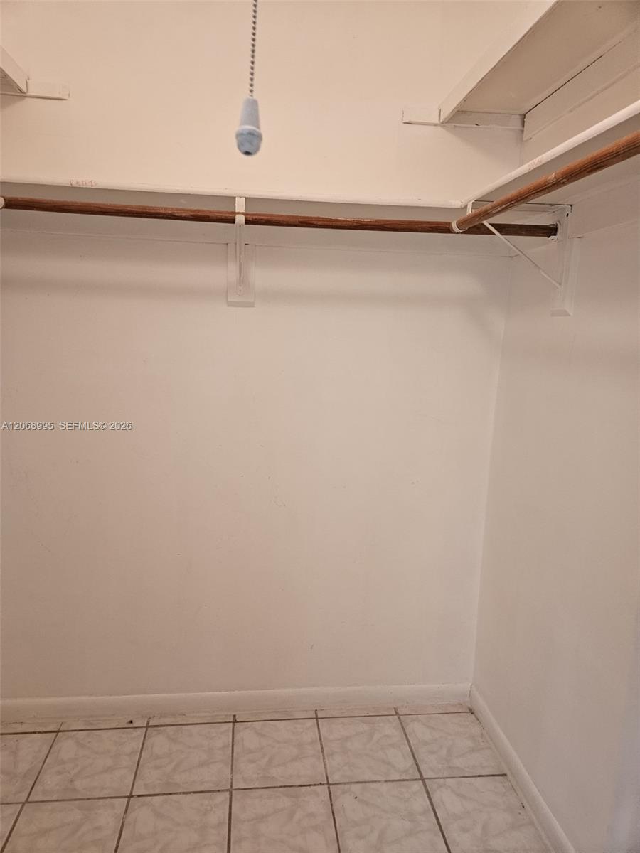 1008 Ne 34th Court A Property Photo 7