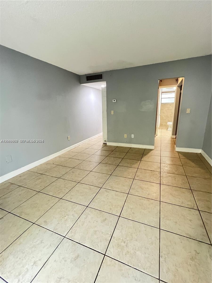 1610 Lenox Avenue 409 Property Photo 5