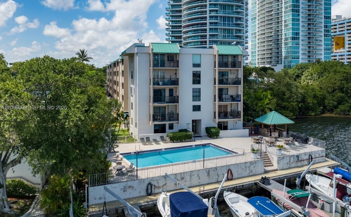 2201 Brickell Avenue 96 Property Photo 10