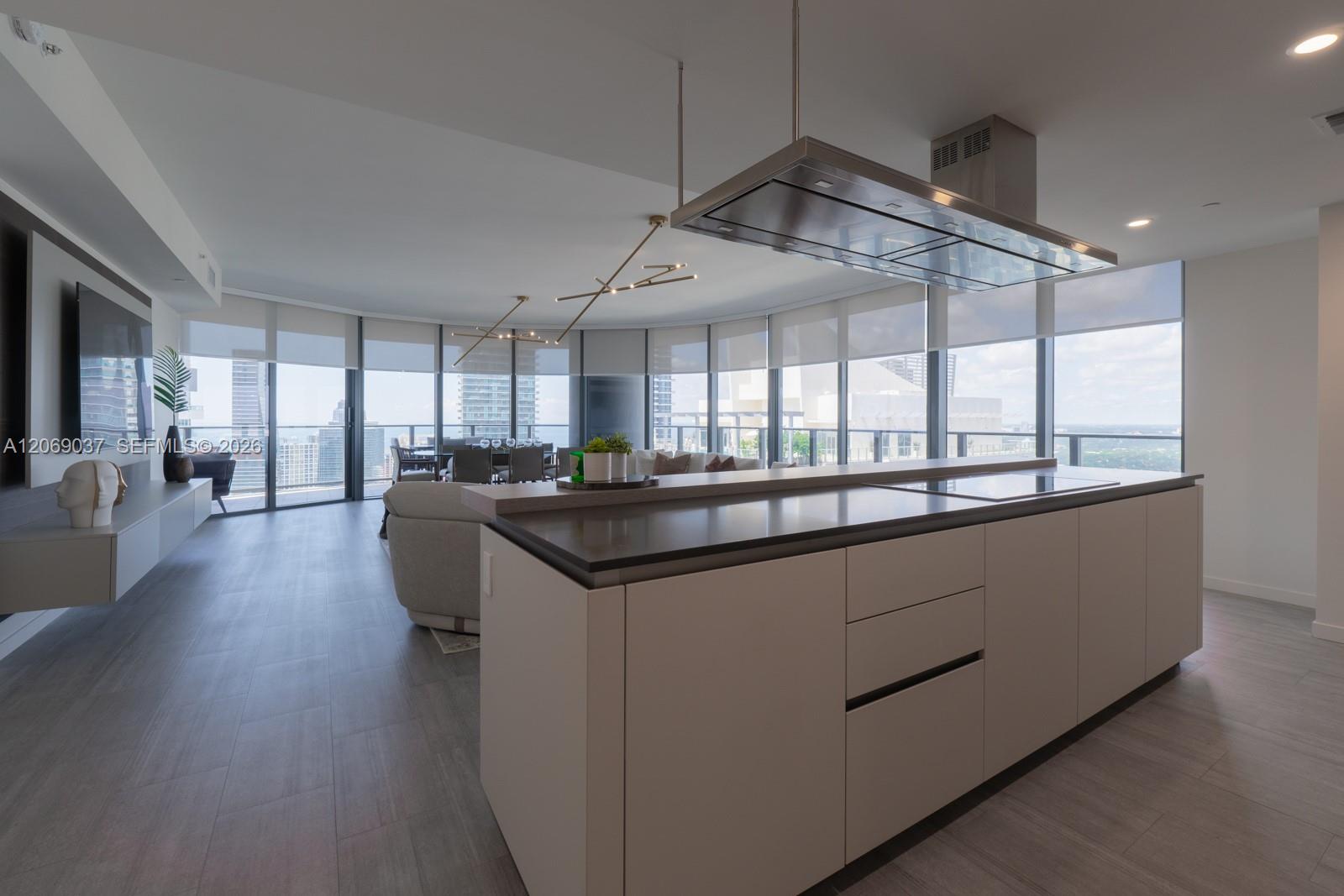 1000 Brickell Plaza 4502 Property Photo 4