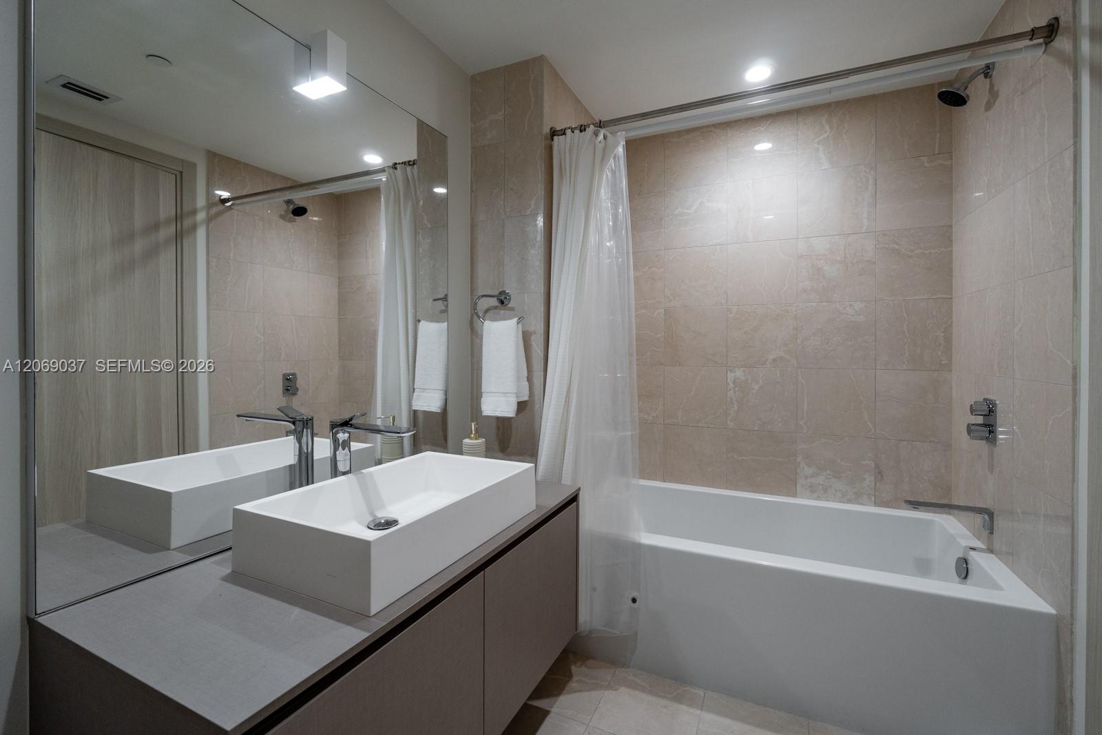 1000 Brickell Plaza 4502 Property Photo 12