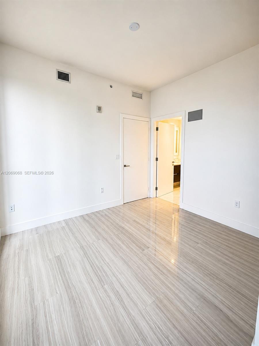 1451 Brickell Avenue 2706 Property Photo 4