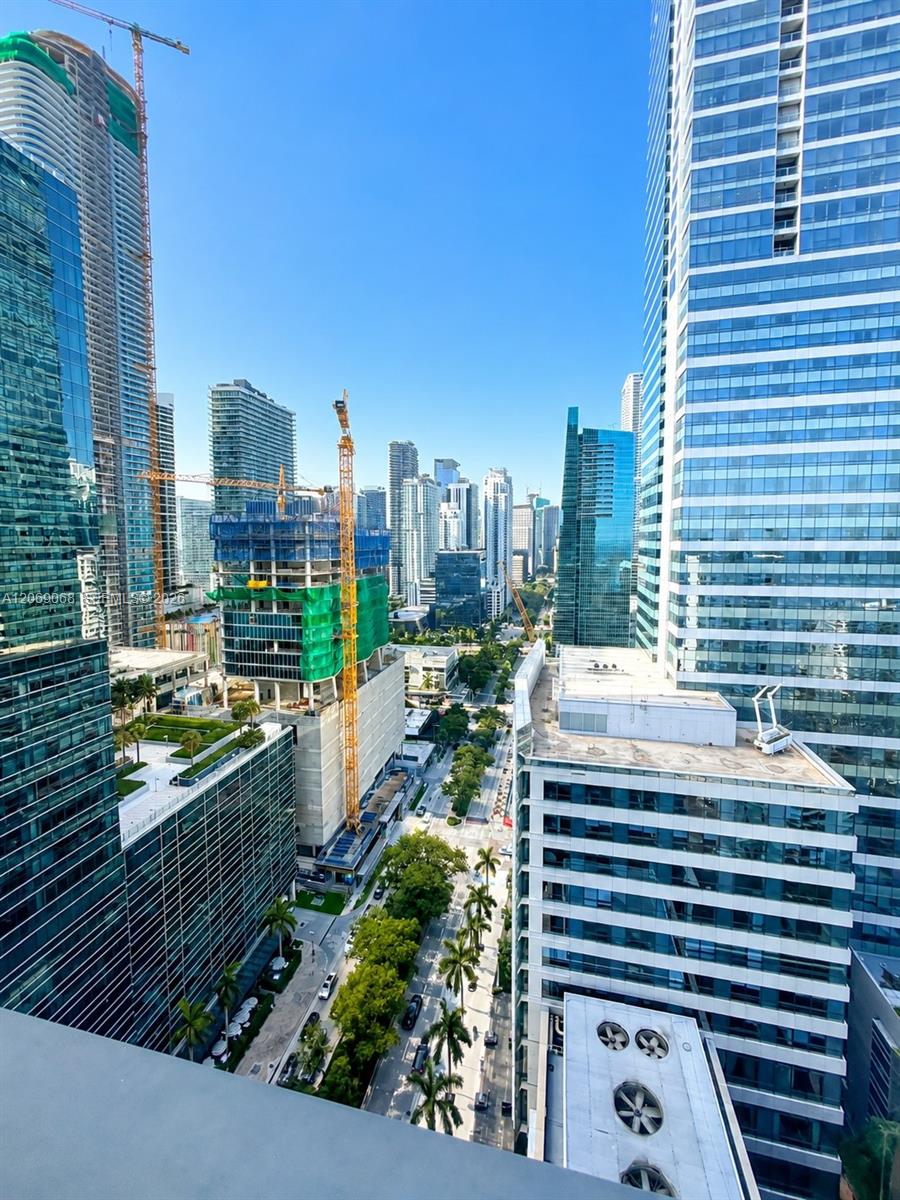 1451 Brickell Avenue 2706 Property Photo 13