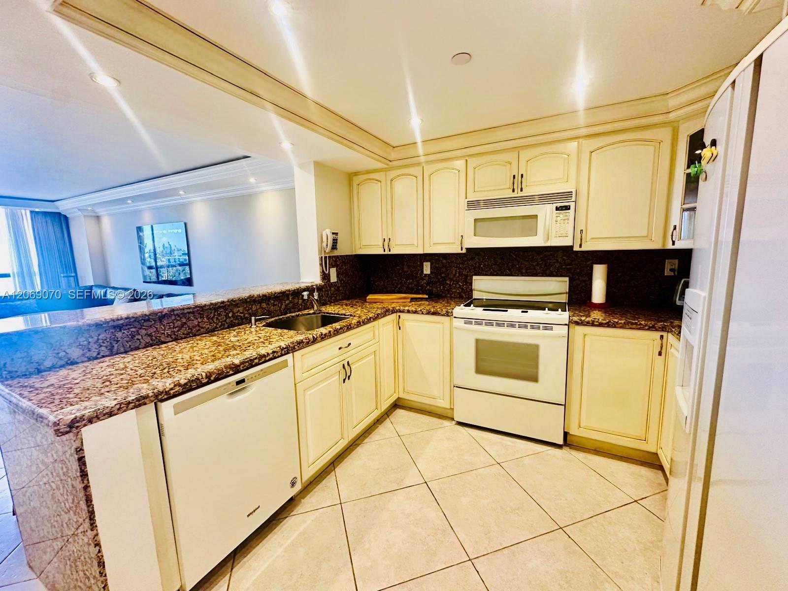 2555 Collins Avenue 704 Property Photo 5