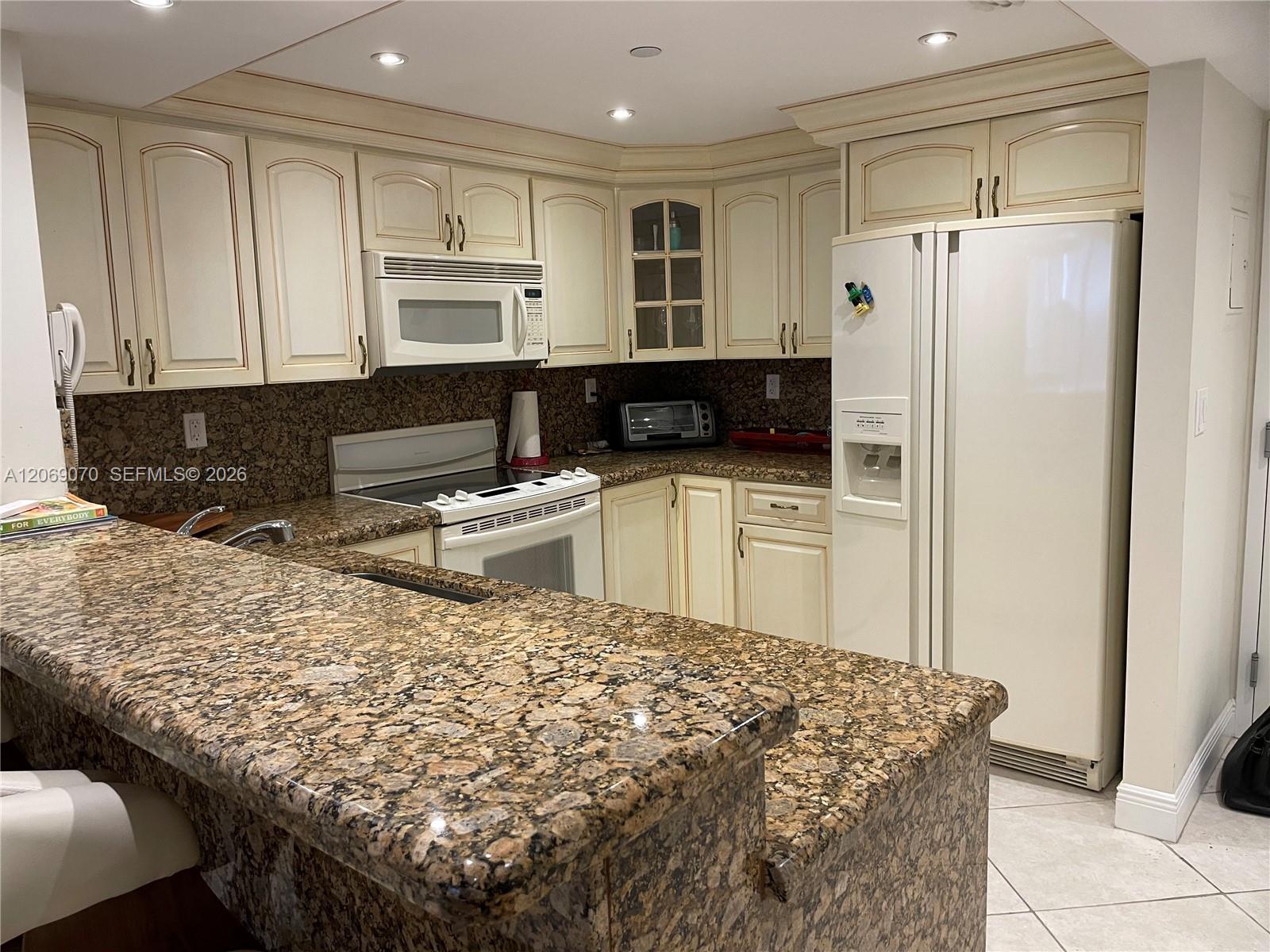 2555 Collins Avenue 704 Property Photo 6