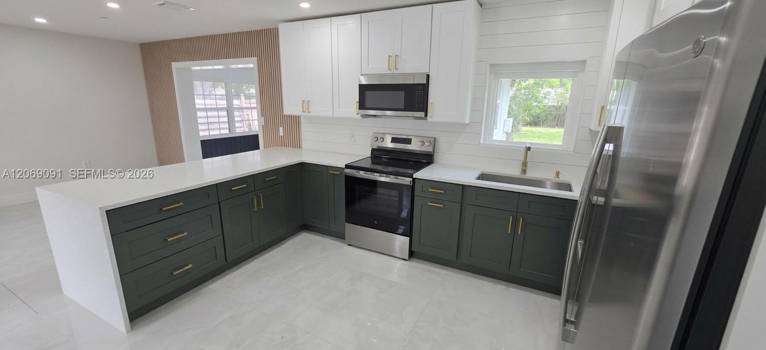 A12069091 Property Photo 6