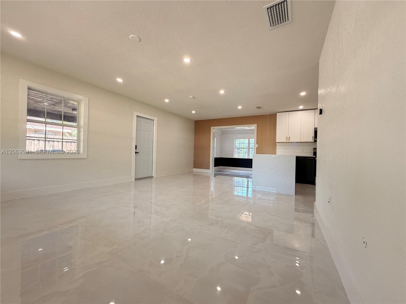 A12069091 Property Photo 24