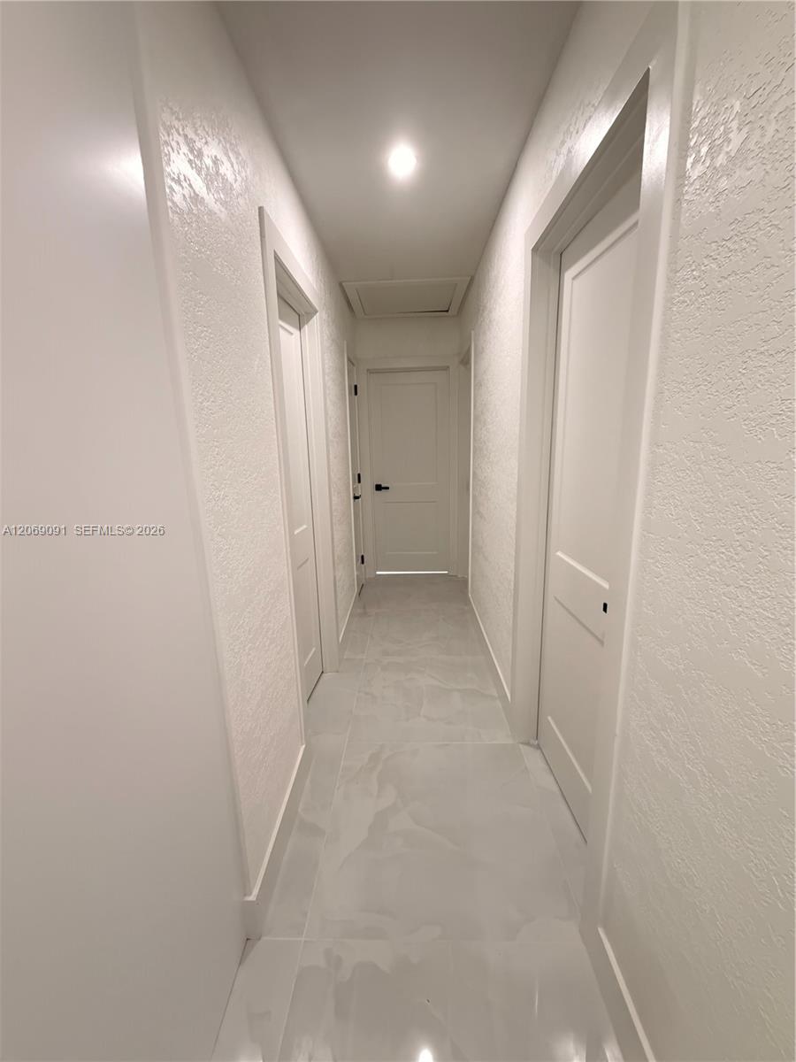 A12069091 Property Photo 32