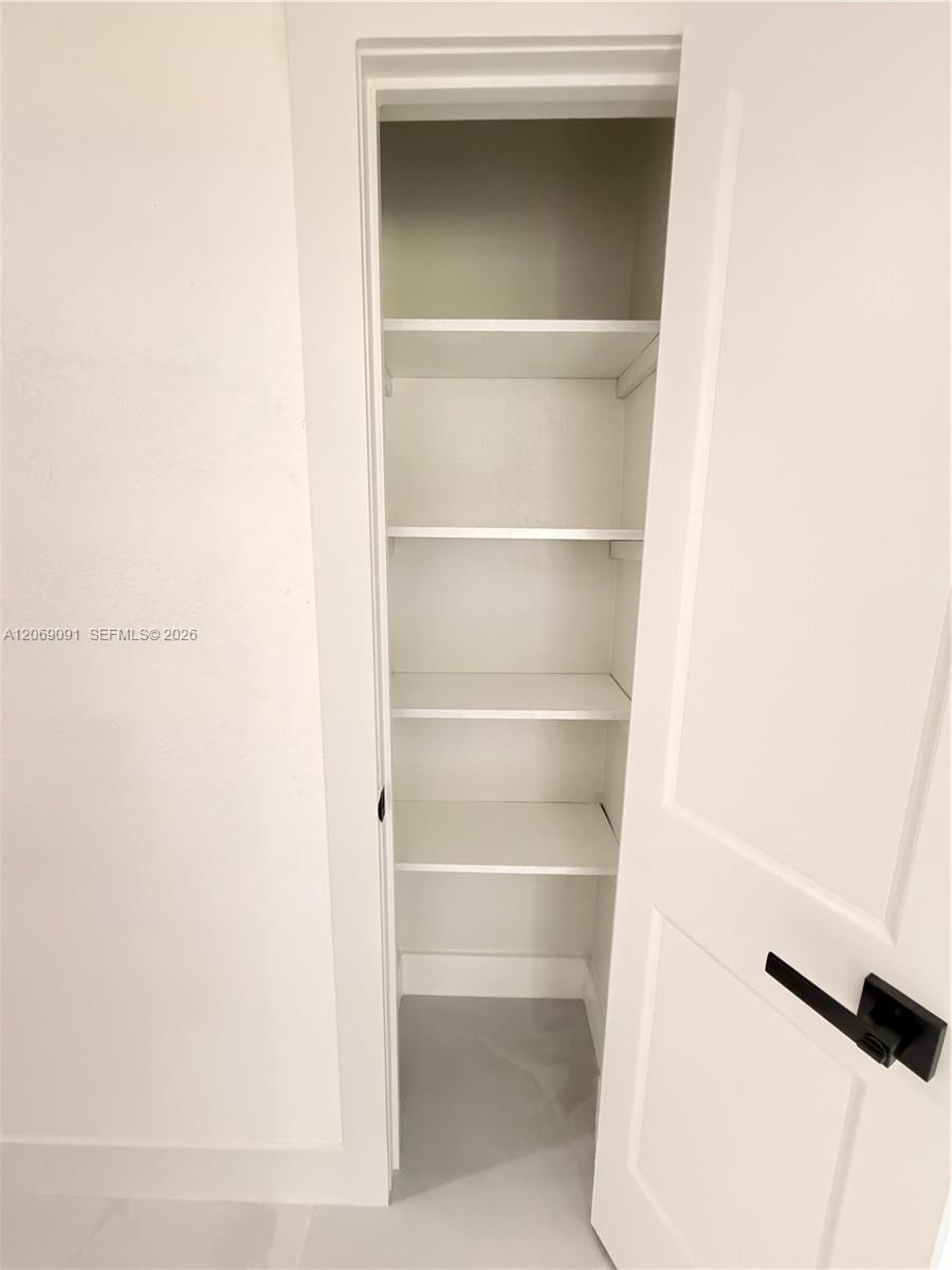 A12069091 Property Photo 33