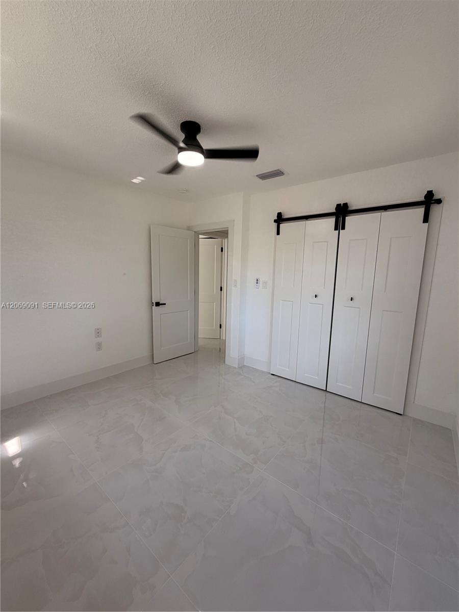 A12069091 Property Photo 35