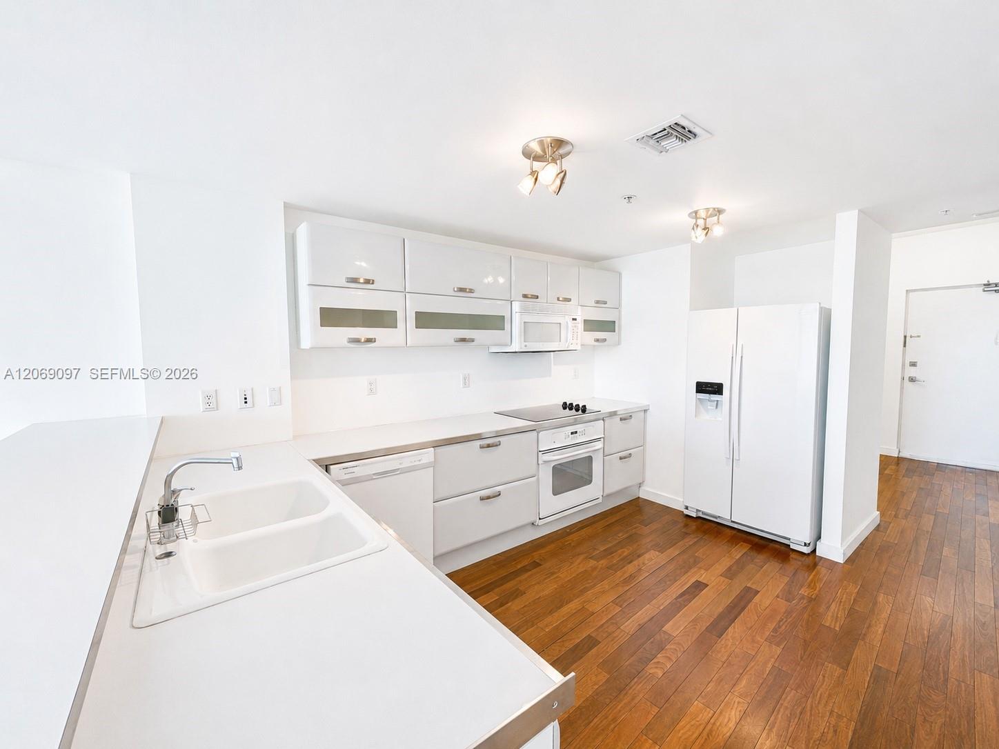A12069097 Property Photo 8