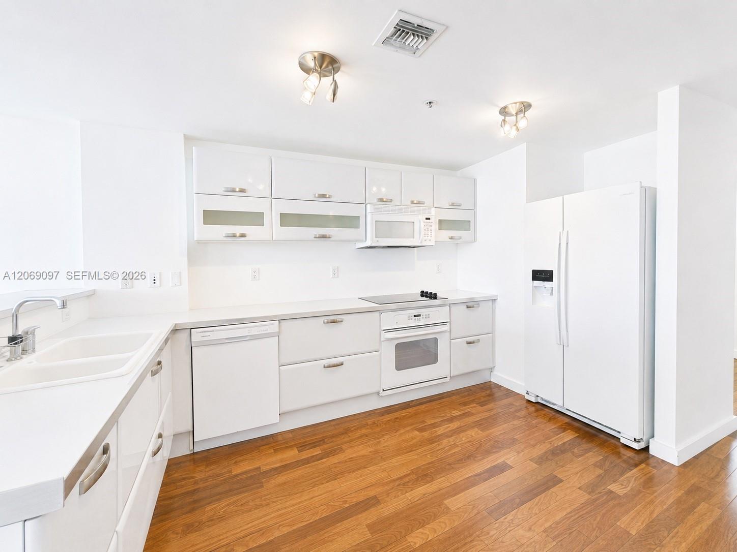 A12069097 Property Photo 9
